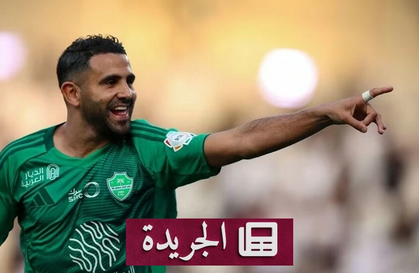 لاعب كرة قدم جزائري يرتدي قميص الأهلي يستعد للرحيل بعد انتهاء عقده