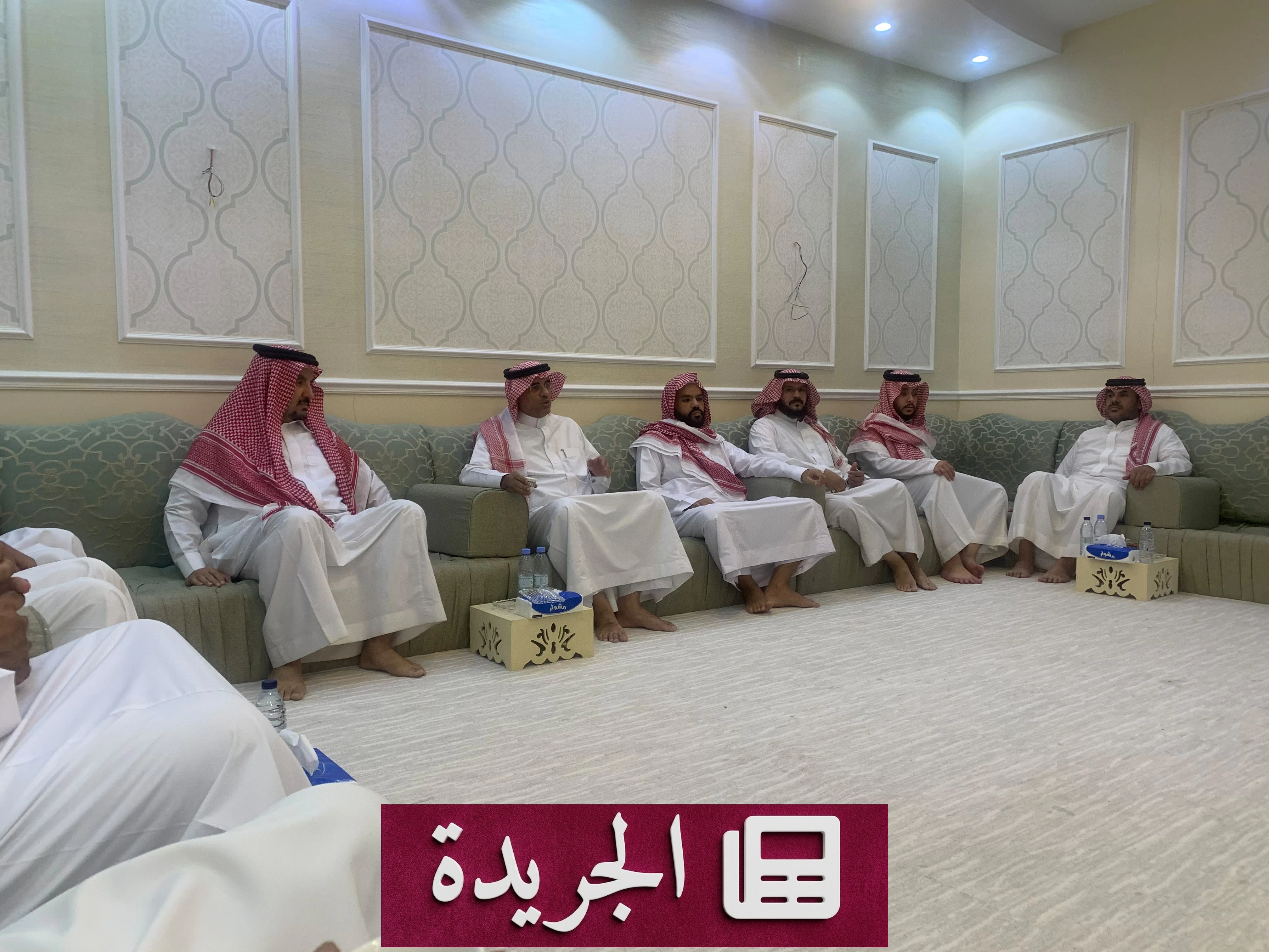 مدير تعليم الطائف يقدم واجب العزاء لأسر المعلمات المتوفيات في حادث مروري - آخر الأخبار - الجريدة