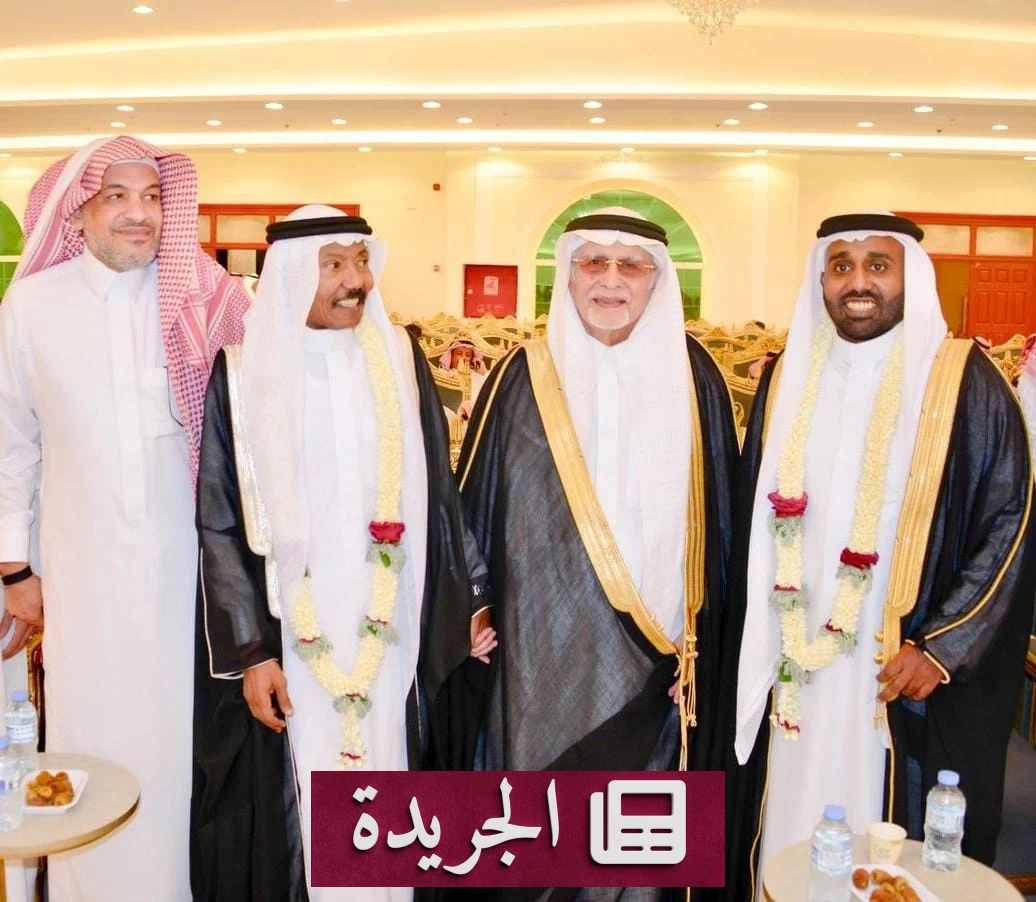 عبده خال يهنئ ابنه معد في زفافه على ابنة سعود الخميسي - أخبار أونلاين
