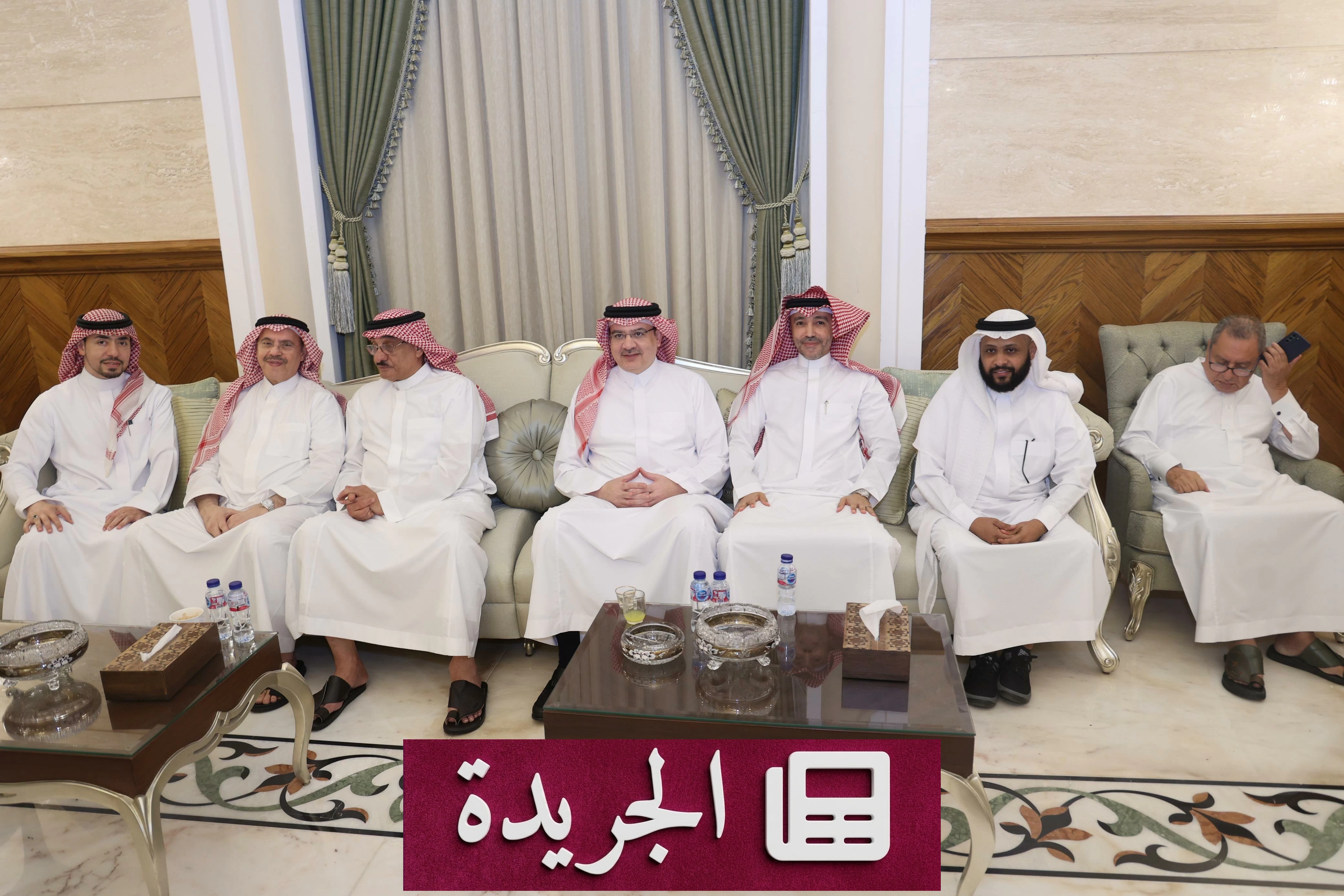 أبوراشد يقيم حفل معايدة بمناسبة عيد الفطر في جدة - أخبار أونلاين