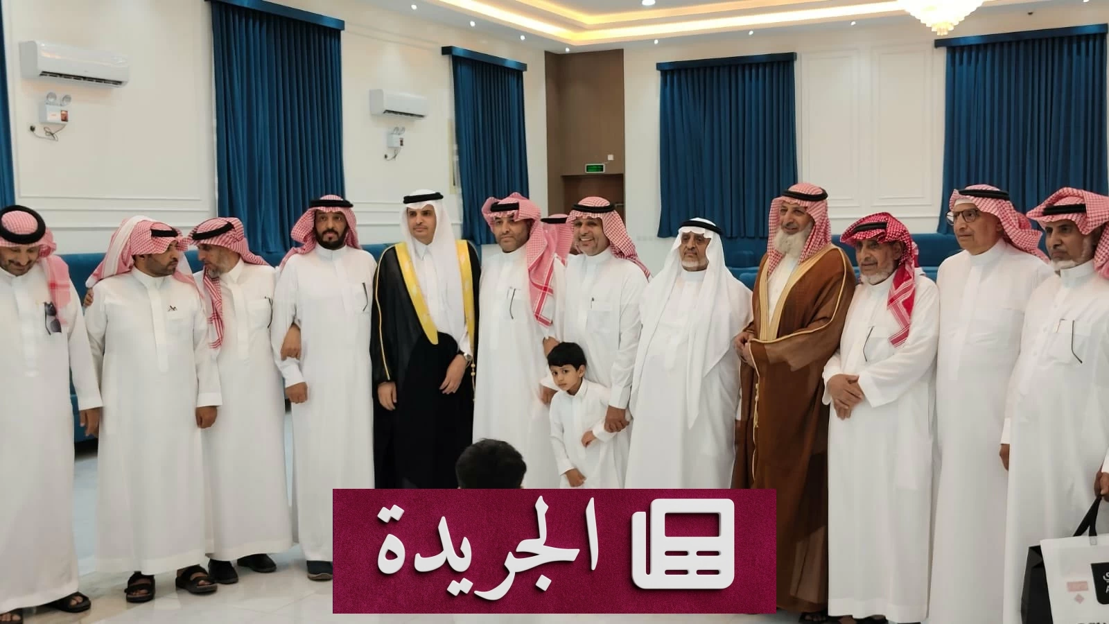 آل فرحان يكرمون مدير تعليم ظهران الجنوب السابق تقديرا لمسيرته التعليمية - آخر الأخبار - الجريدة