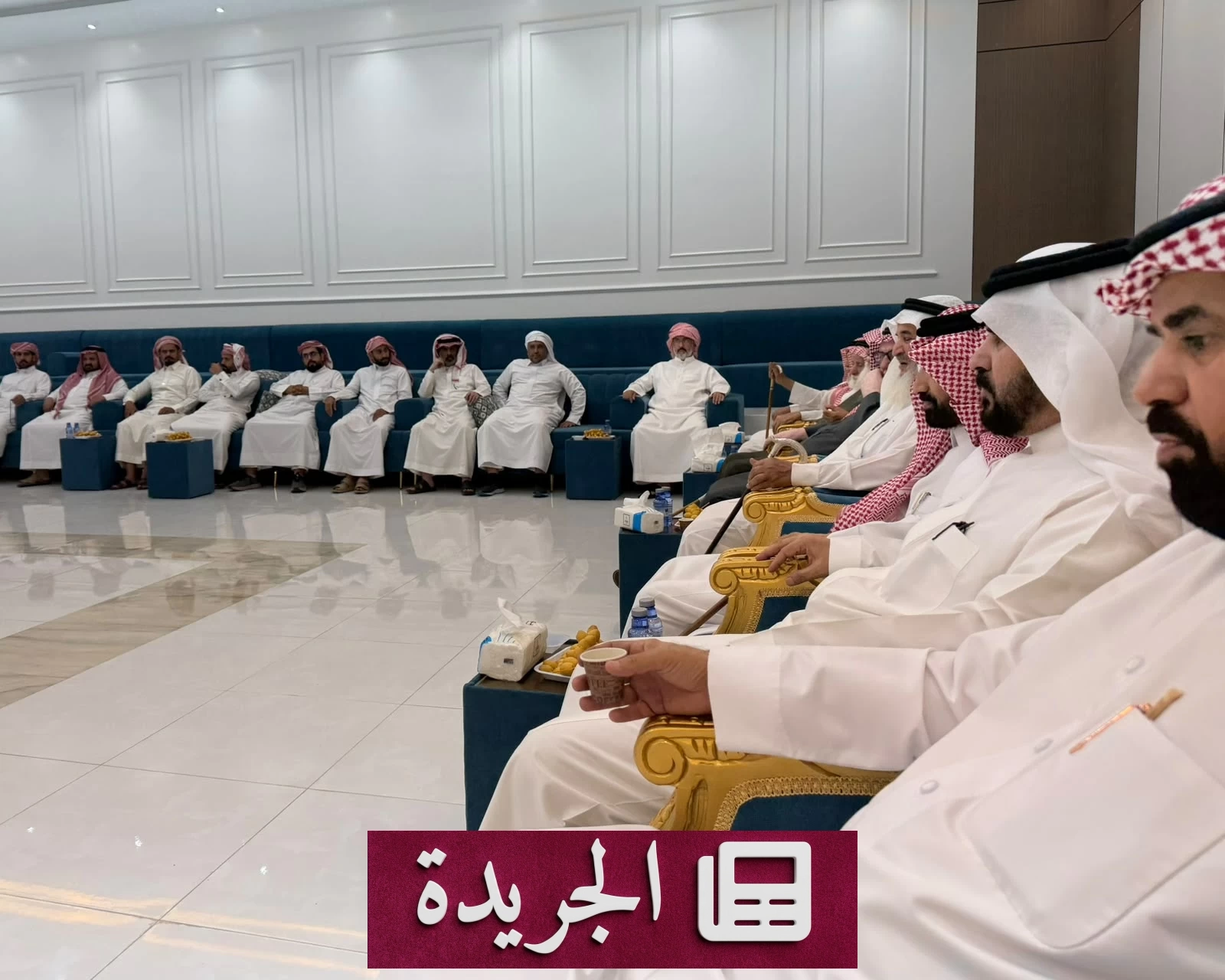 آل صالح يستقبلون التعازي بوفاة الشاب تميم آل صالح - آخر الأخبار - الجريدة