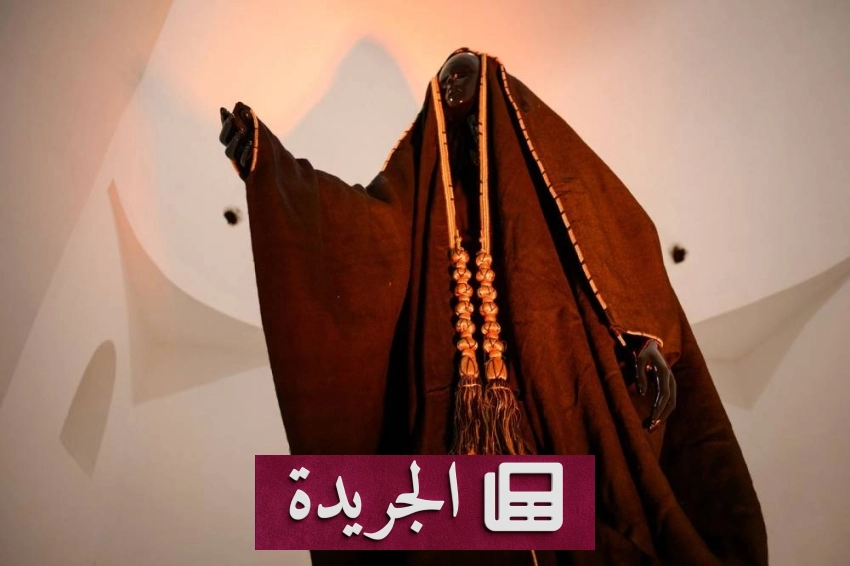 البشت الحساوي يزين قصر إبراهيم.. أناقة نسائية تكتب فصلاً جديداً في التراث - أخبار أونلاين