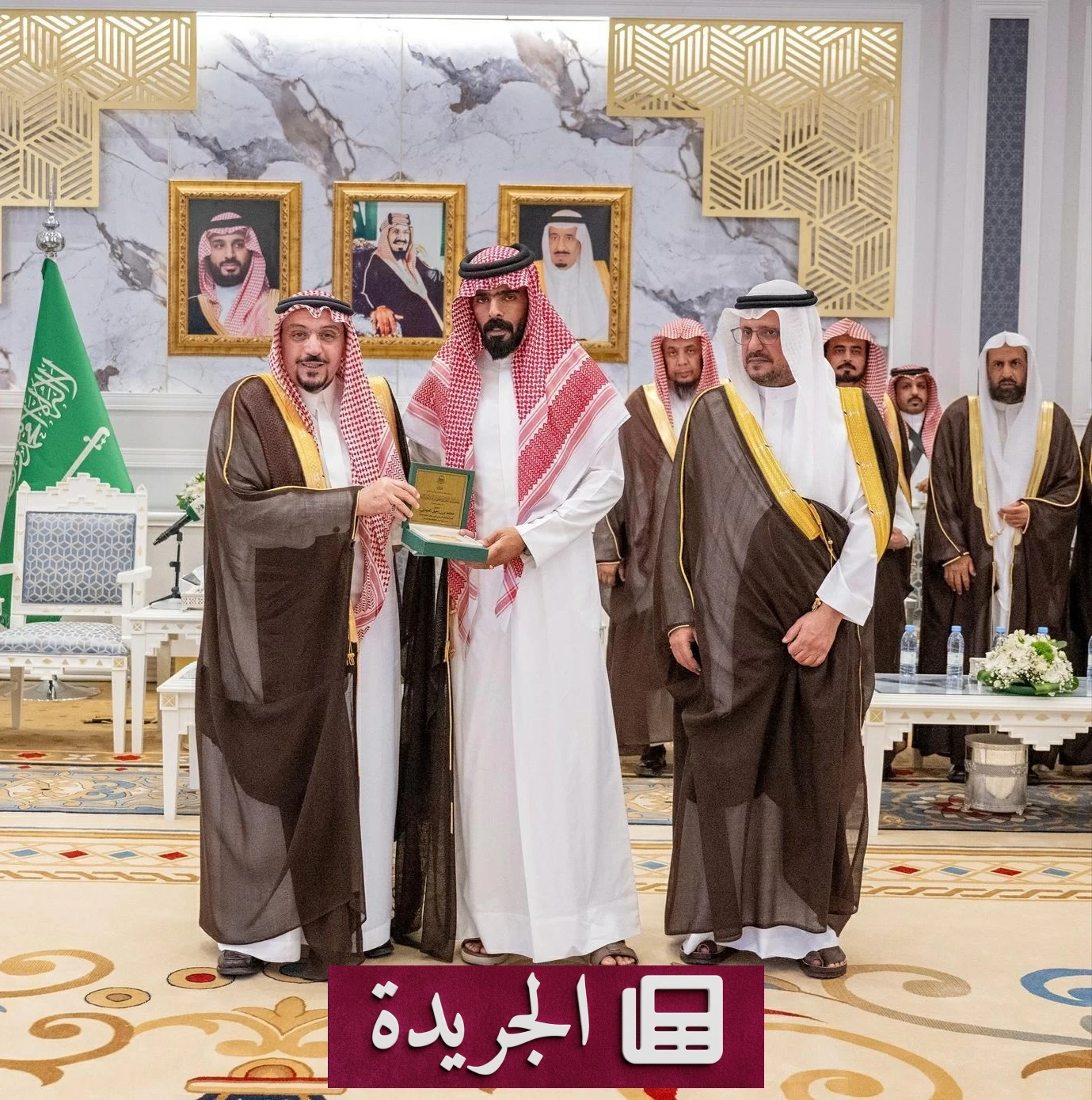 أمير القصيم يكرم أسرة تبرعت بأعضاء طفلها المتوفى دماغياً - آخر الأخبار - الجريدة