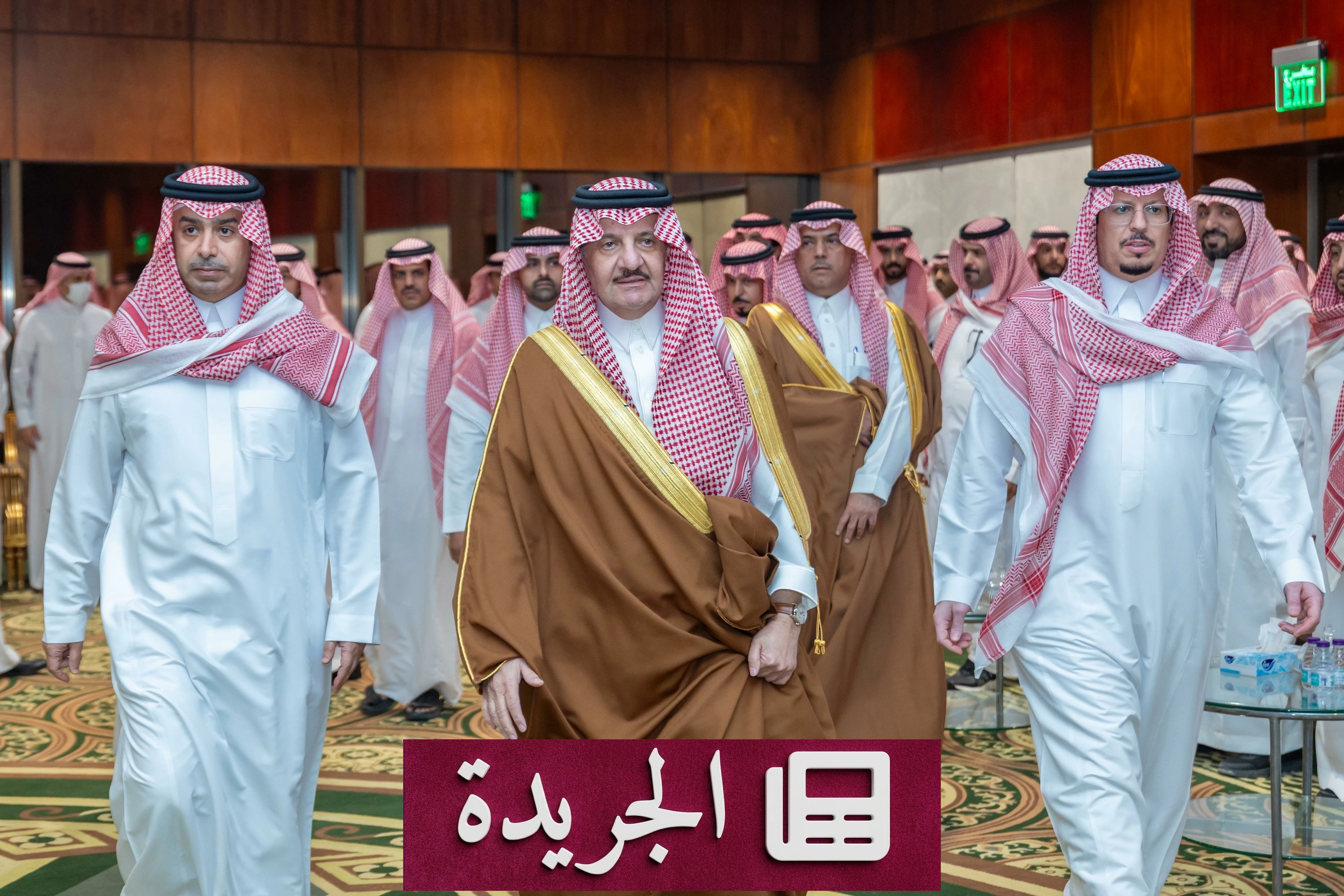 أمير الشرقية يقدم واجب العزاء لأسرة مدير جوازات المنطقة - أخبار أونلاين