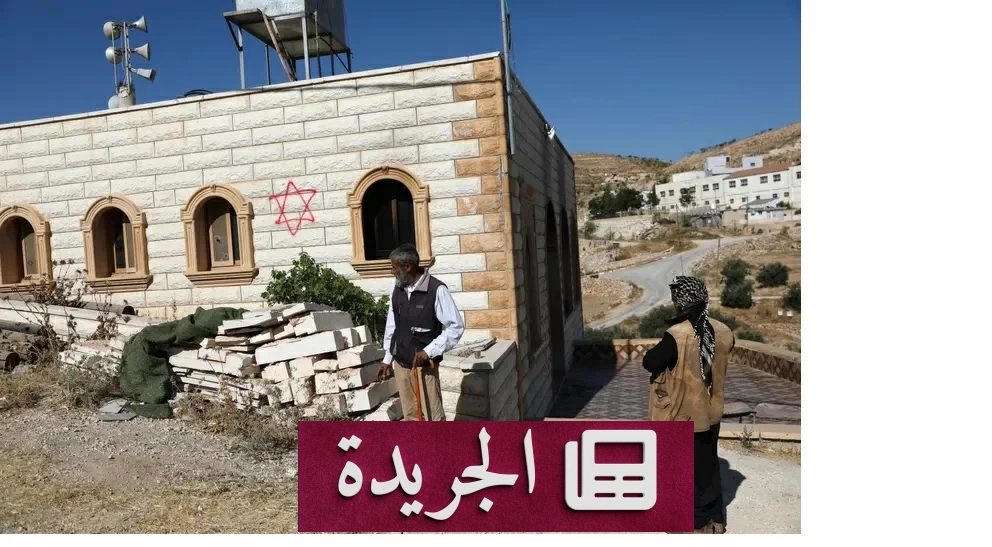 استهداف متعمد لمسجد ومنزلين في الضفة الغربية وإقامة منطقة حظر عسكري بغزة