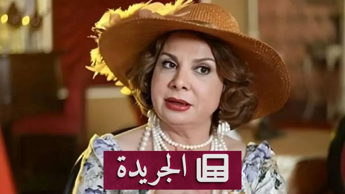 فادية عبدالغني في مشهد من مسلسل «أولاد الراعي» بجانب صورة توضح الحادثة المرورية التي تورطت فيها