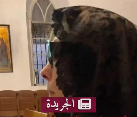 صورة لفيروز داخل كنيسة ترتدي ملابس سوداء ونظارة داكنة، في ذكرى رحيل ابنها زياد الرحباني