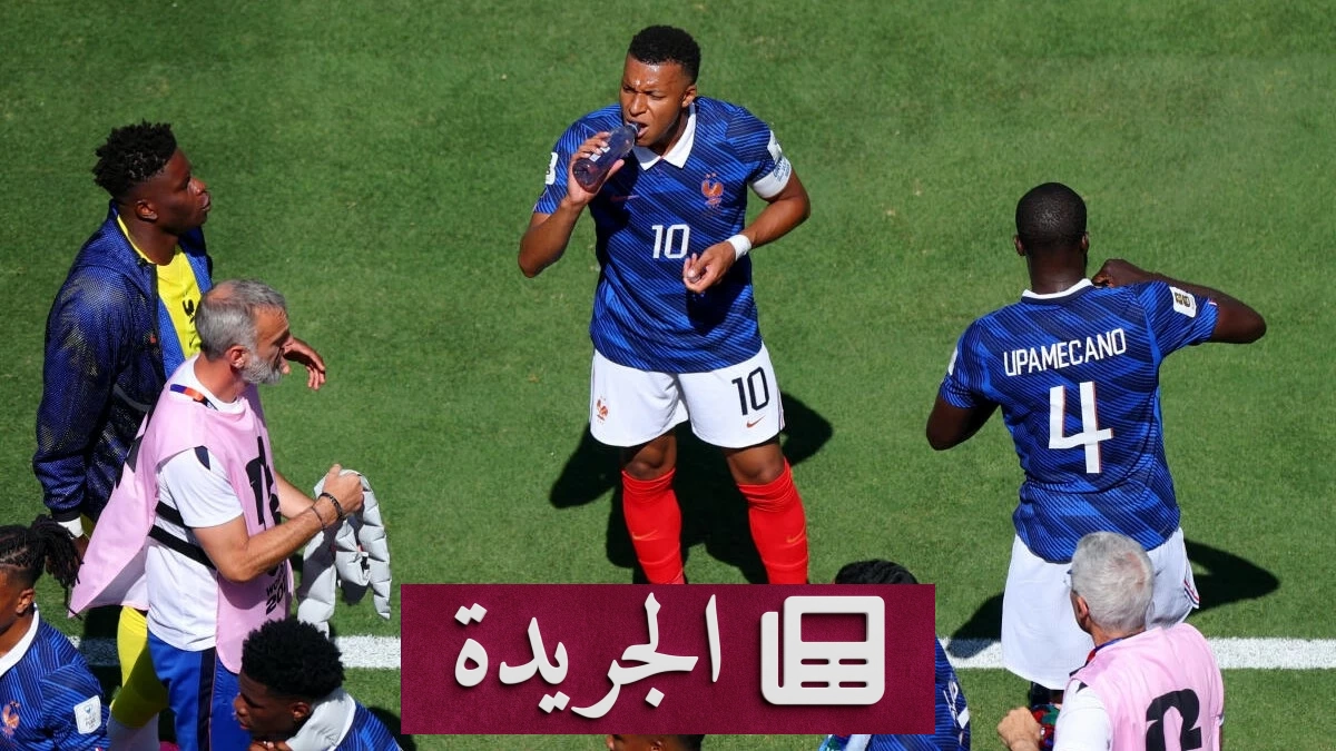 لاعبون يستغلون استراحة المياه خلال مباراة في مونديال 2026