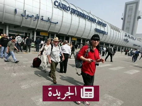 قبض على مدرب مصري ابتز زوجته بصور خاصة فور عودته للقاهرة - آخر أخبار الجريدة