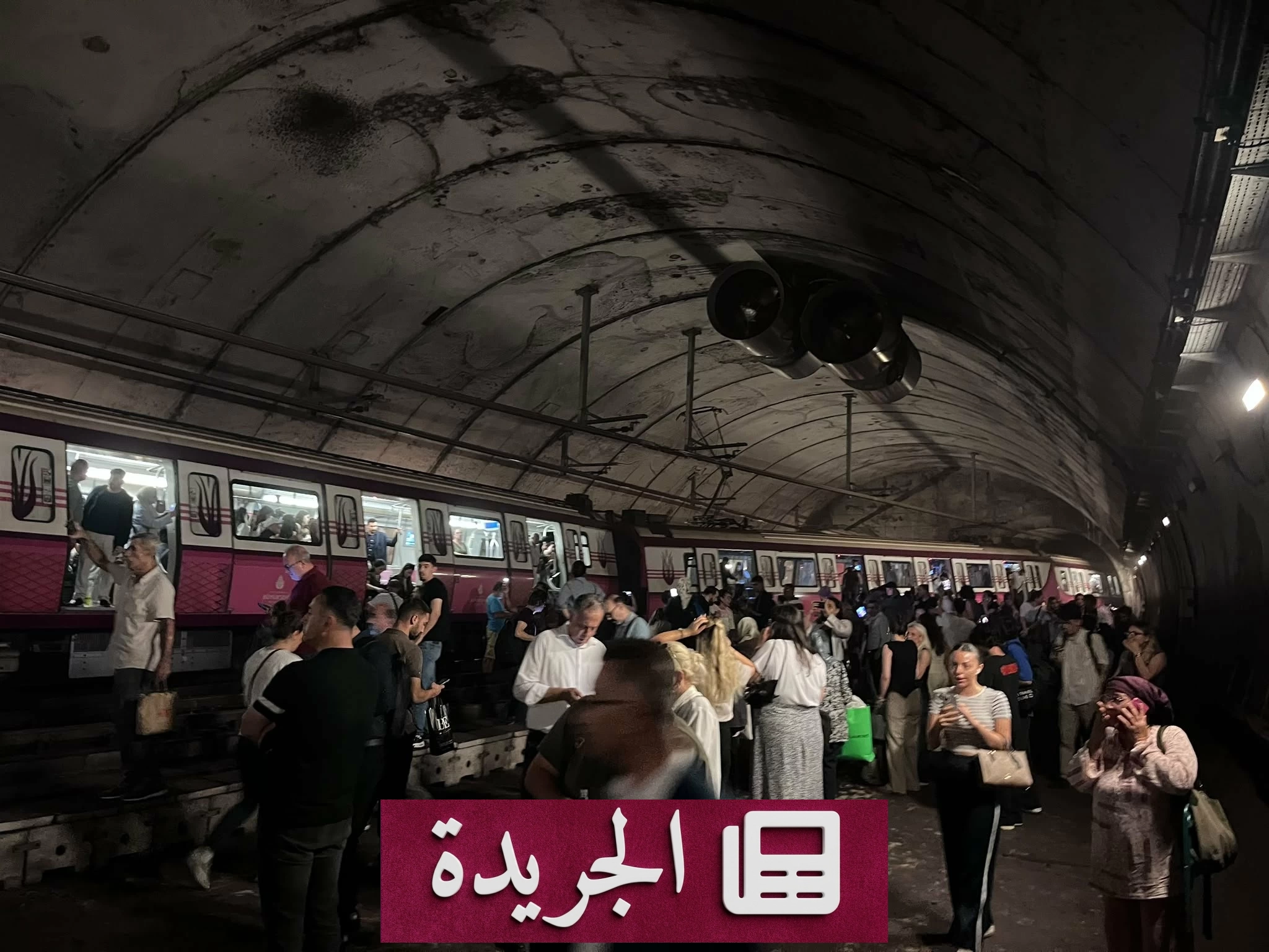 قطار يخرج عن مساره بإسطنبول ويترك ركابه في نفق مظلم - آخر الأخبار - الجريدة