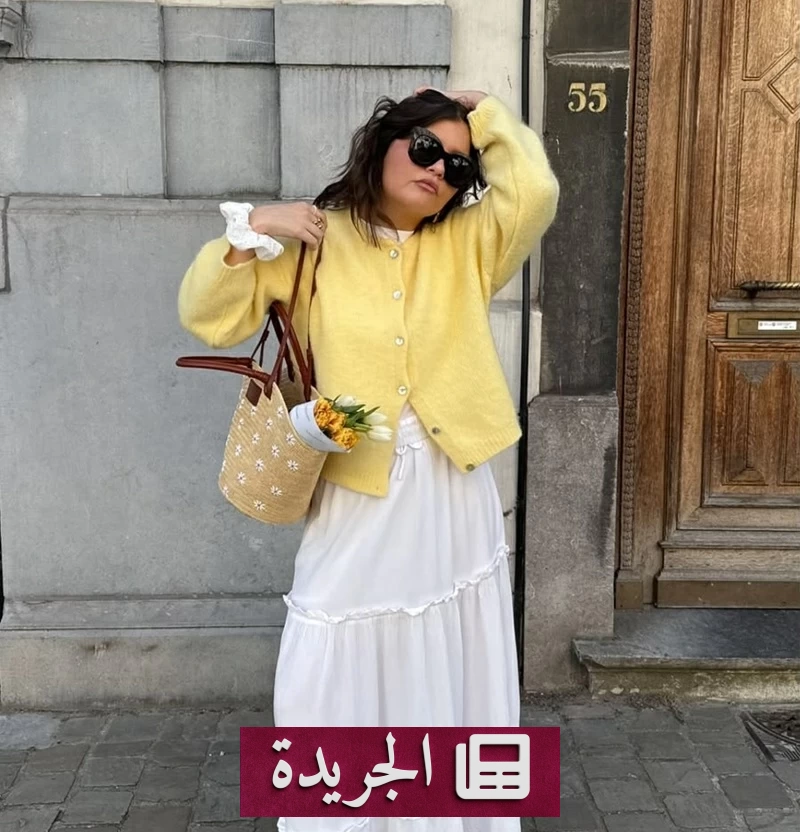صورة توضح كيفية مزج أزياء الصيف والخريف في الموسم الانتقالي لتحقيق إطلالة أنيقة وعملية