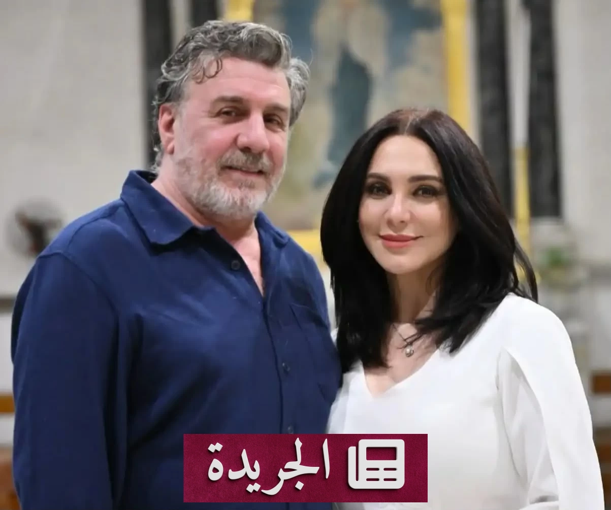 الفنانة سلاف فواخرجي وزوجها الفنان وائل رمضان خلال حفل تكريم في مهرجان السينما