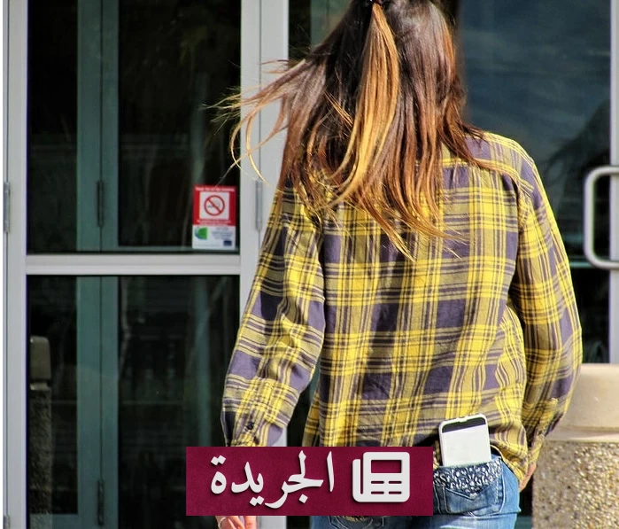 تحذيرات طبية من 6 أماكن تضع فيها هاتفك يومياً - آخر أخبار الجريدة